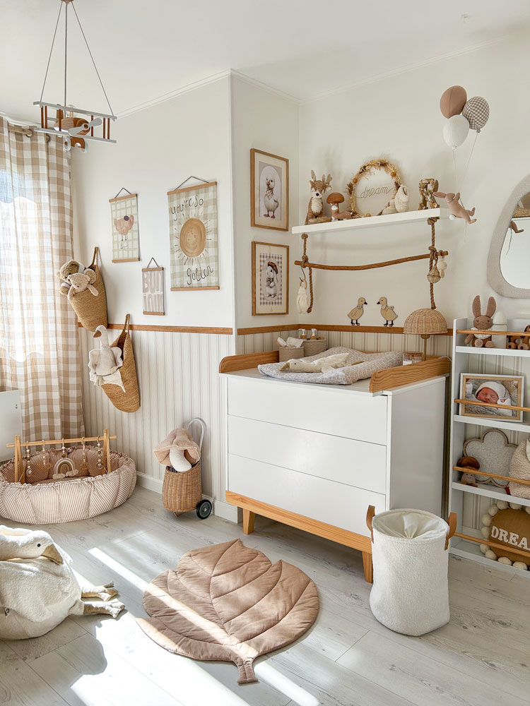 chambre bébé beige